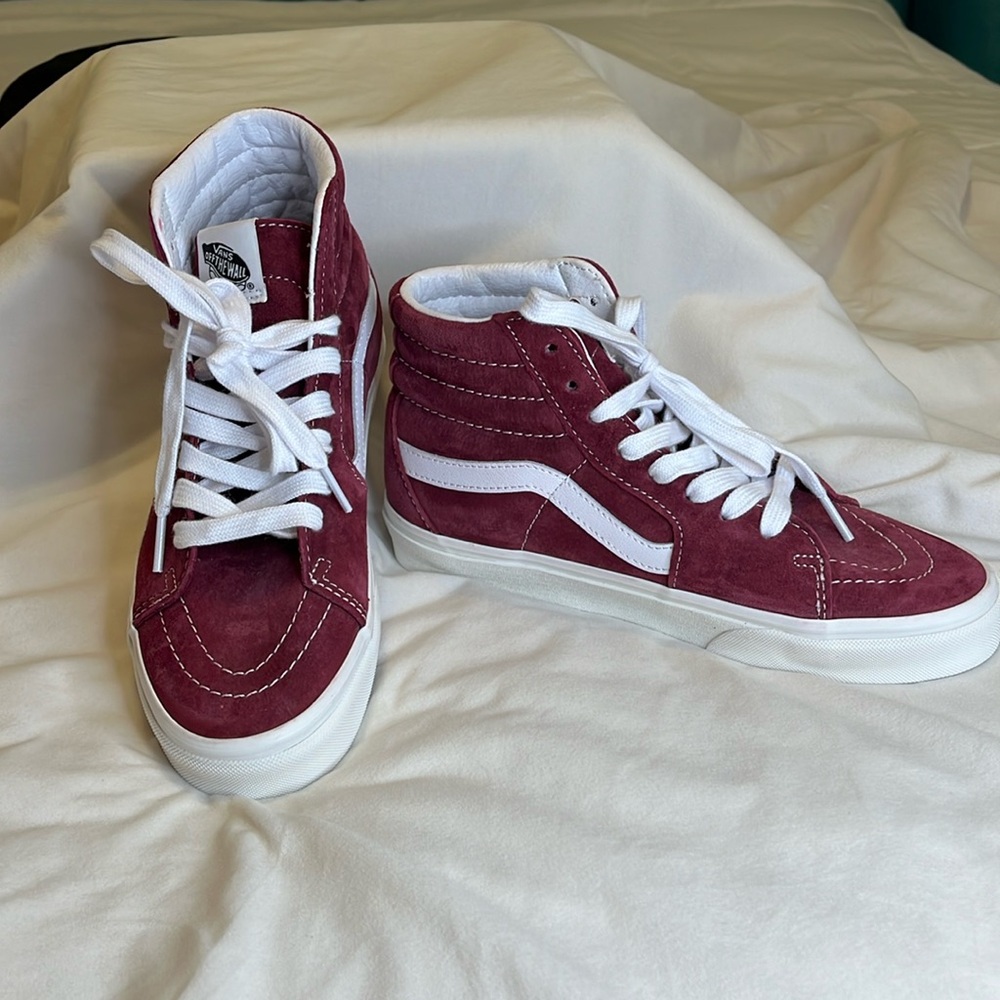 High top burgundy suede Vans